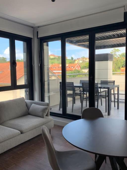 Apartmán Atico Con Esplendida Terraza Comillas Exteriér fotografie